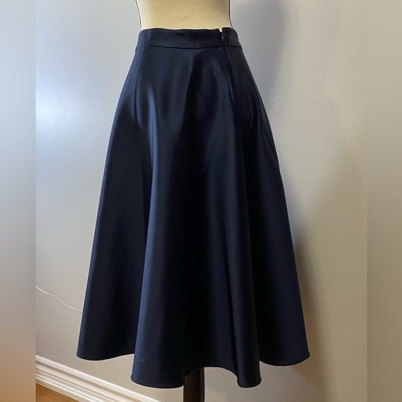 Aritzia Babaton futurism A-line satin midi skirt - Picture 4 of 6